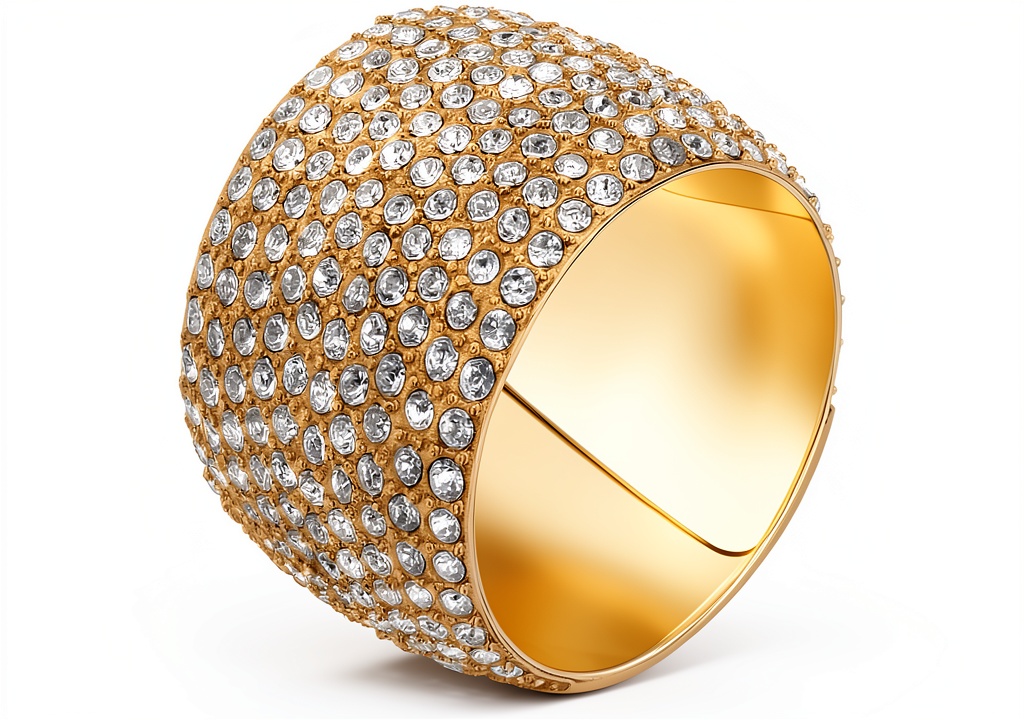 Anello Trussardi donna in acciaio con cristalli su sfondo neutro